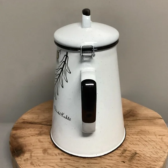 🟢 Vintage Frida Kahlo enamel coffee pot kettle - Extremely Gently Used Condition - Picture 3 of 13